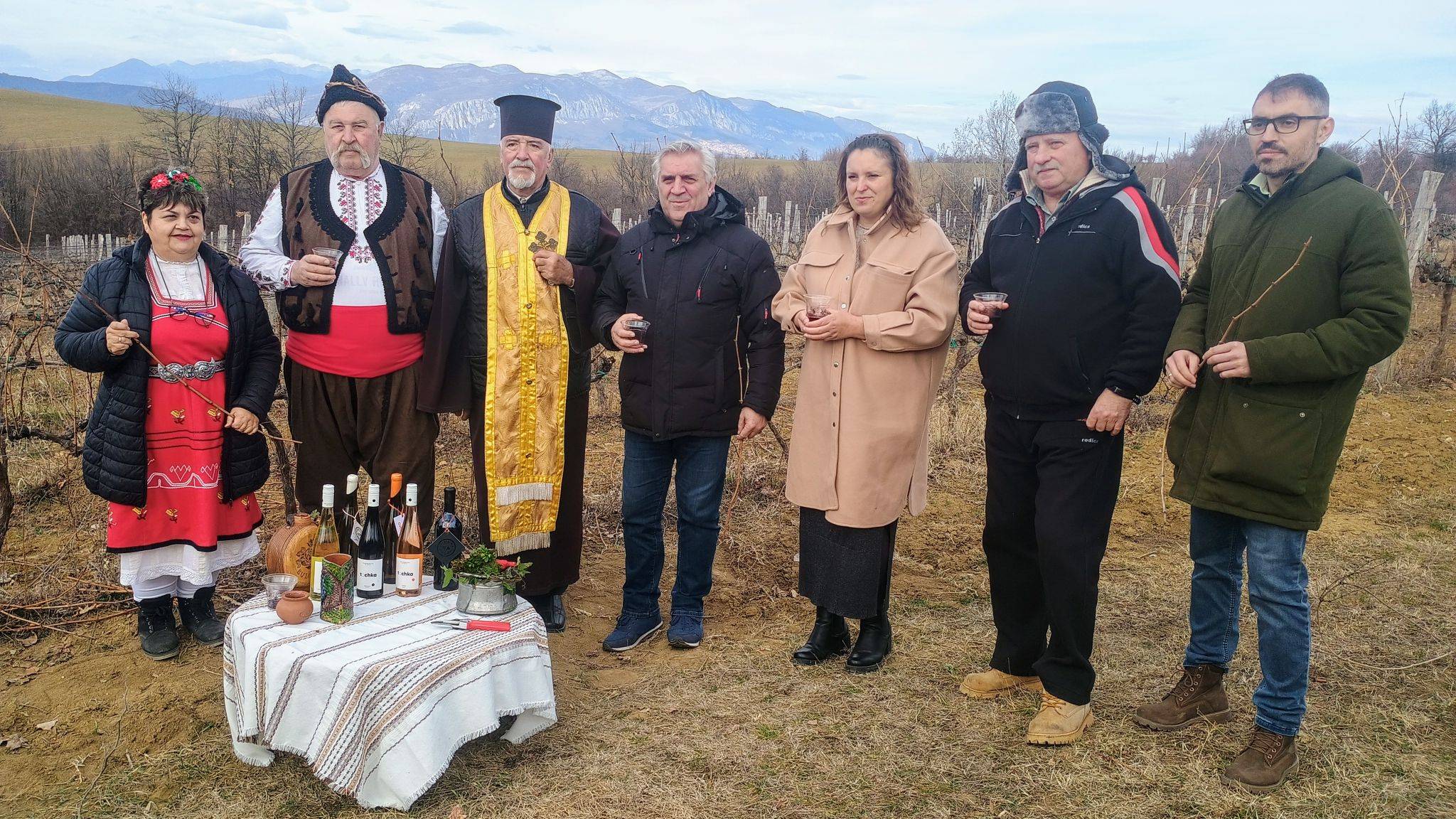 В Дома на виното в Северозападна България - село Типченица, честваха Трифон Зарезан 